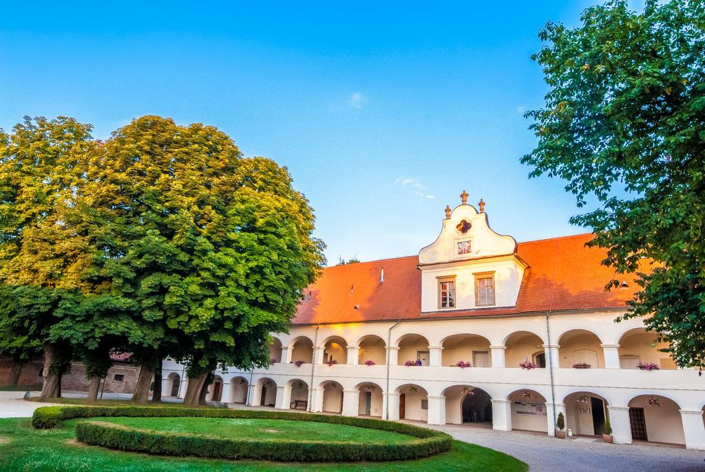 Dvorec Rakican Murska Sobota Exterior photo